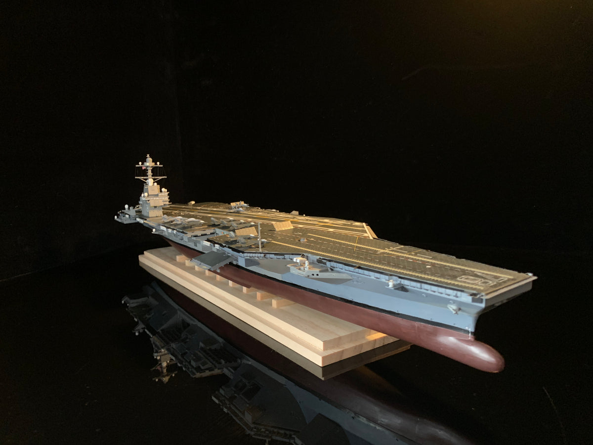 1:700 USS CV-78 Gerald R. Ford Electromagnetic Catapult Aircraft Carrier-In Stock