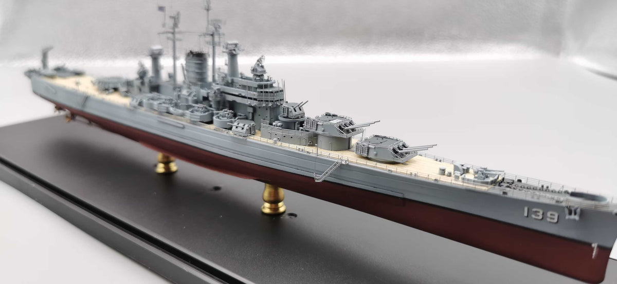 1:350 U.S. Navy USS Salem Cruiser Super Modernized Version