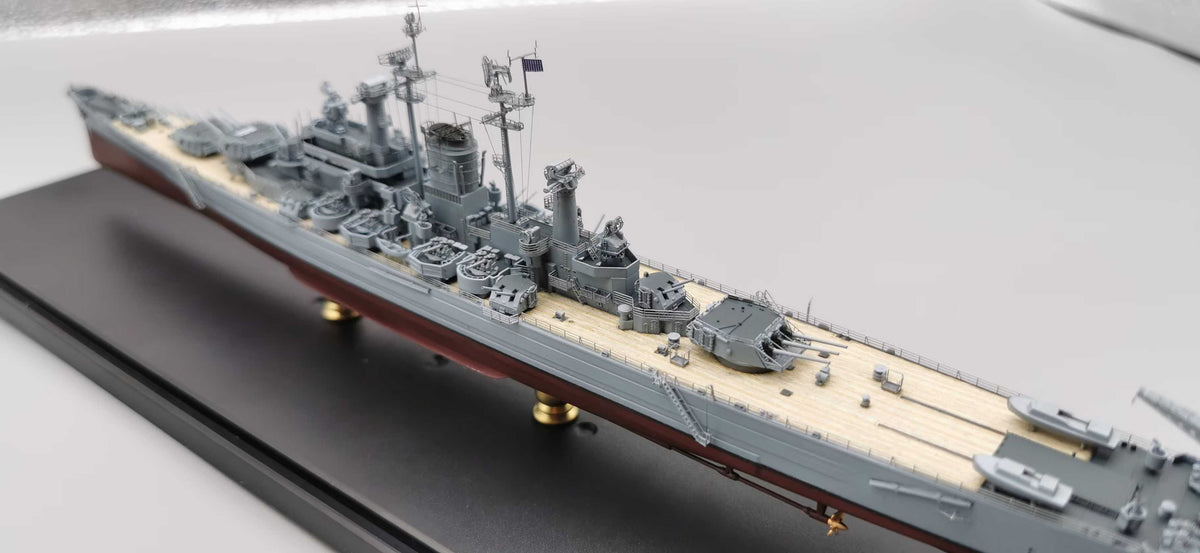 1:350 U.S. Navy USS Salem Cruiser Super Modernized Version