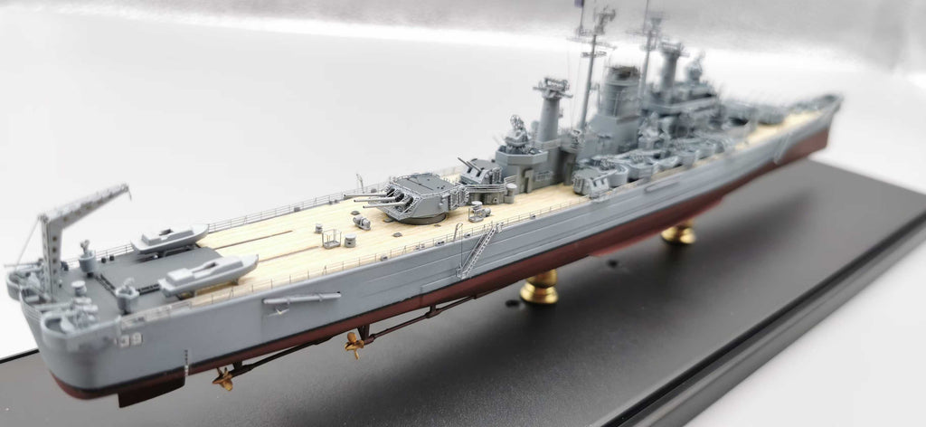 1:350 U.S. Navy USS Salem Cruiser Super Modernized Version