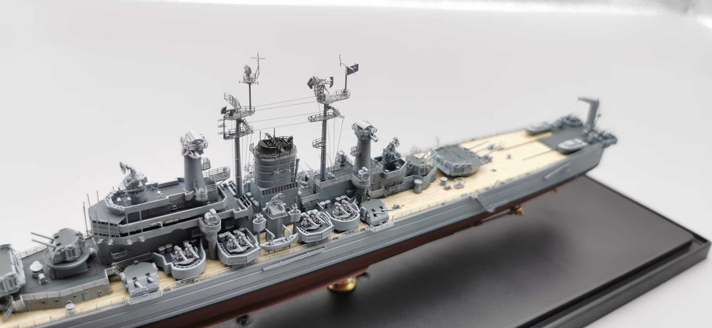 1:350 U.S. Navy USS Salem Cruiser Super Modernized Version