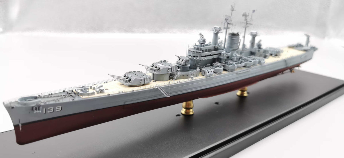 1:350 U.S. Navy USS Salem Cruiser Super Modernized Version