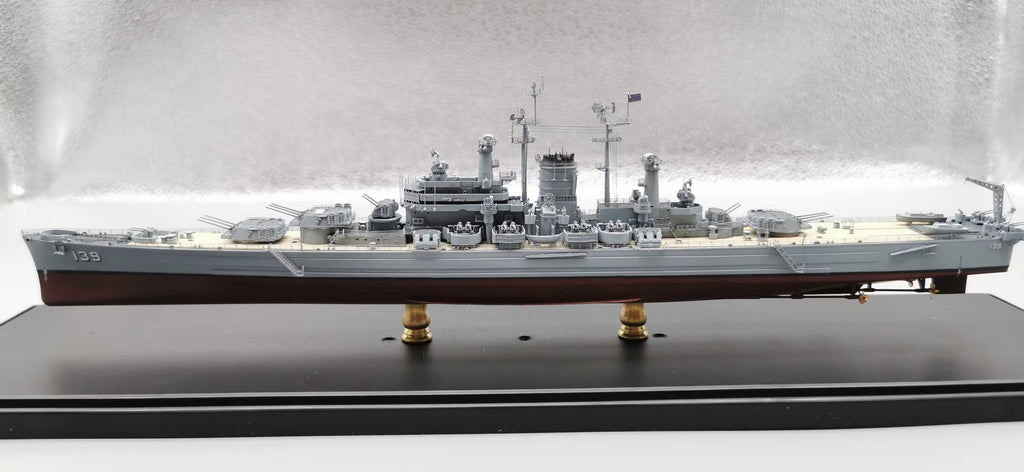 1:350 U.S. Navy USS Salem Cruiser Super Modernized Version