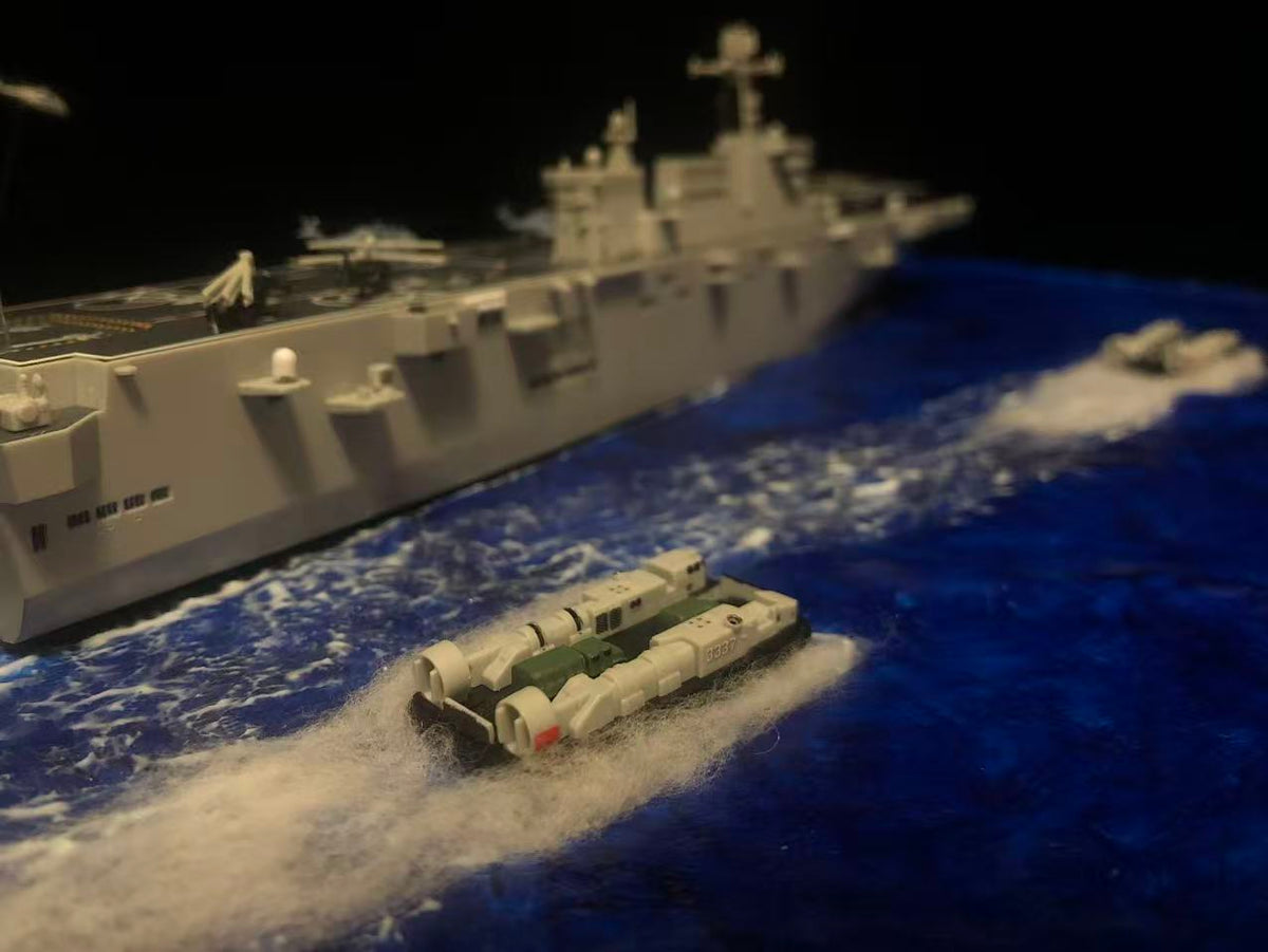 1:700 Amphibious Landing Ship Hainan Model