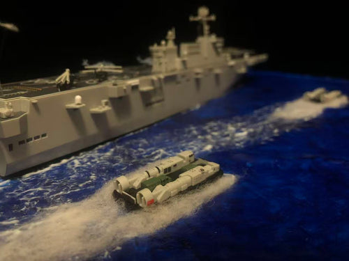 1:700 Amphibious Landing Ship Hainan Model