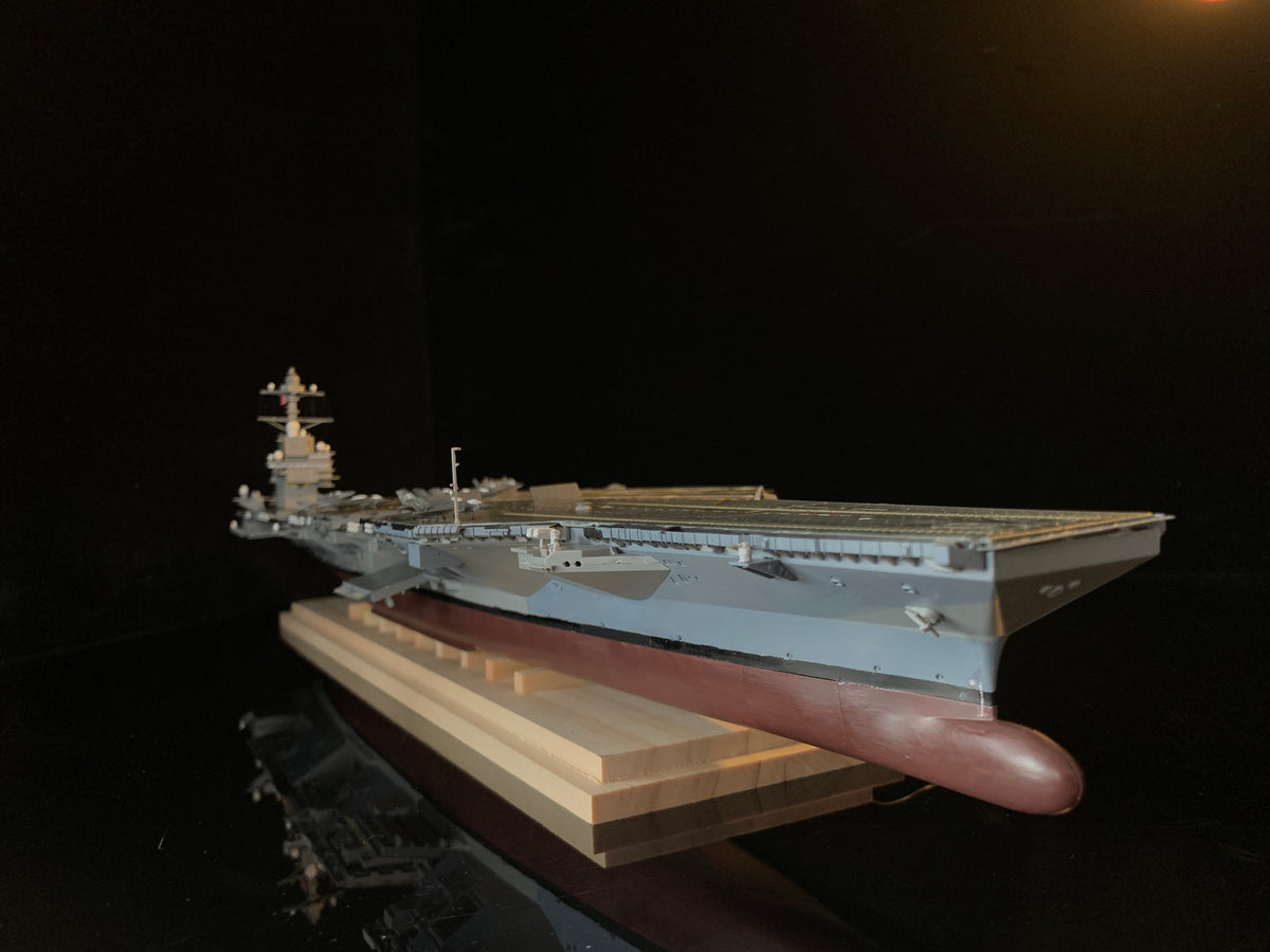 1:700 USS CV-78 Gerald R. Ford Electromagnetic Catapult Aircraft Carrier-In Stock
