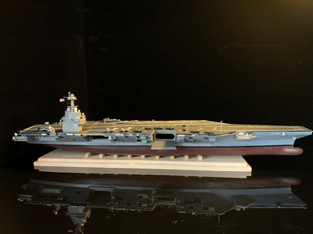 1:700 USS CV-78 Gerald R. Ford Electromagnetic Catapult Aircraft Carrier-In Stock