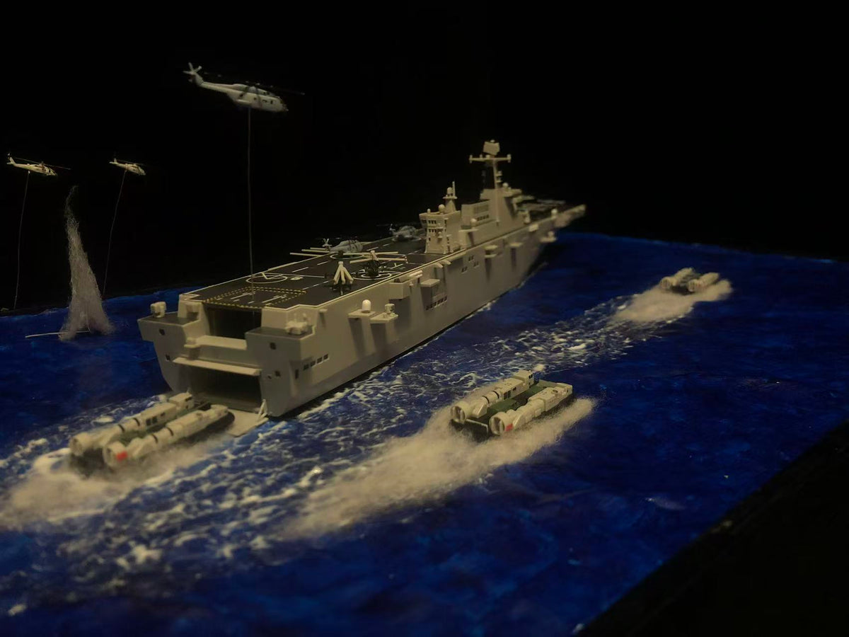 1:700 Amphibious Landing Ship Hainan Model