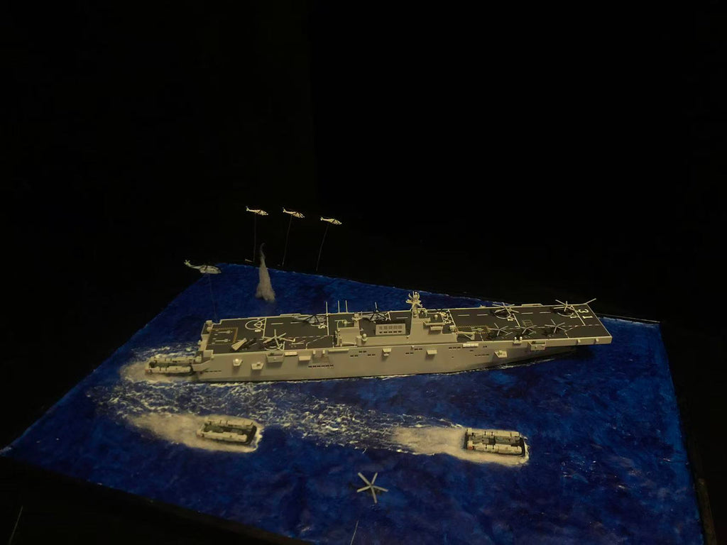 1:700 Amphibious Landing Ship Hainan Model