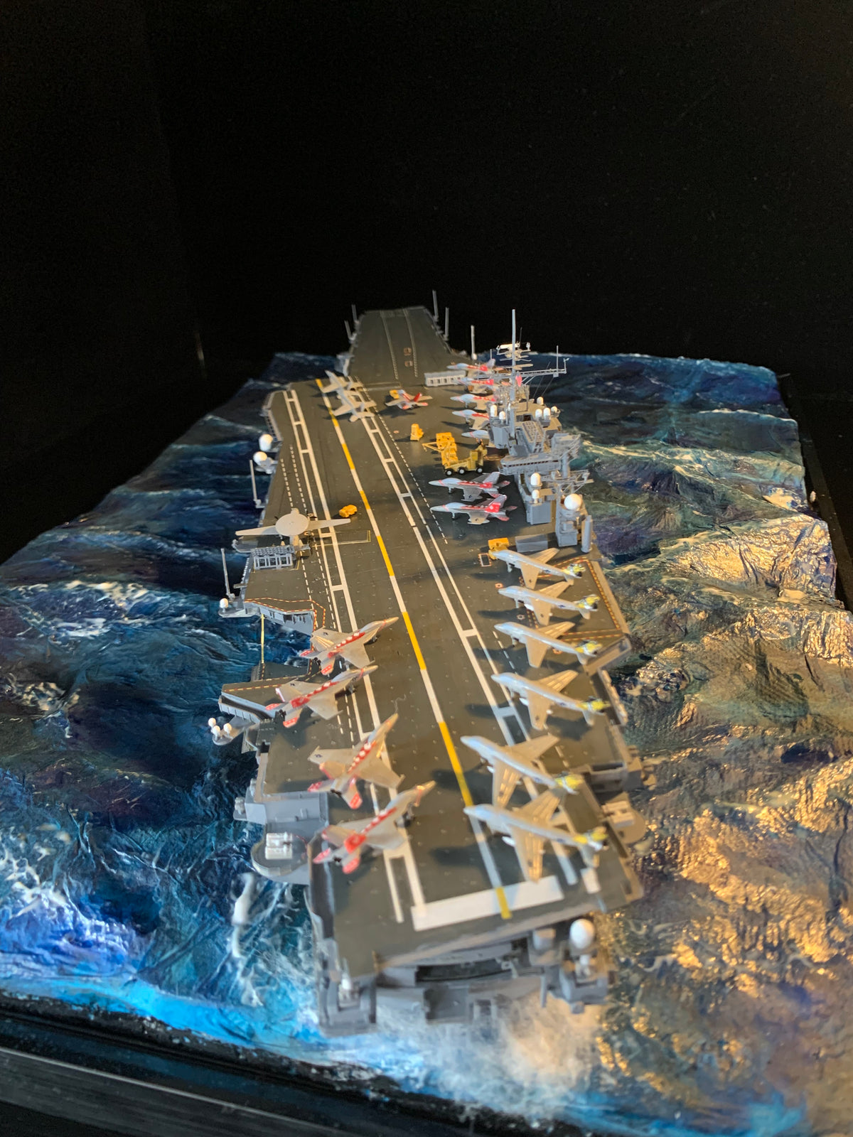1:700 US Legendary Aircraft Carrier CV-63 KittyHawk Scene Upgrade Version