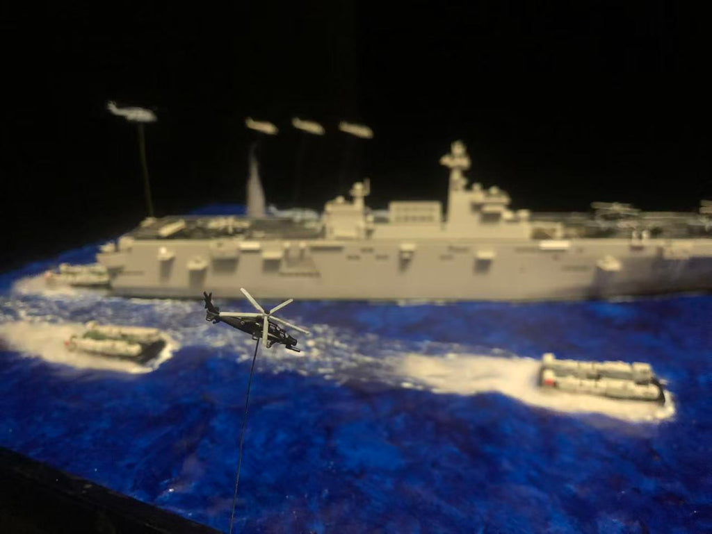 1:700 Amphibious Landing Ship Hainan Model