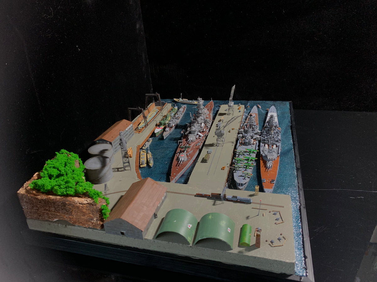 1:700 Military Port Scene